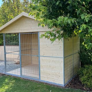 🐶 Hledáte pro svého chlupáče to nejlepší zázemí? Mrkněte na tenhle bytelnej kotec 2×3 m s úplně novou střechou 🏠 ✔️ Odolná...